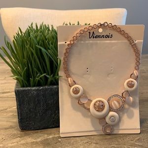 Viennois statement piece 💕